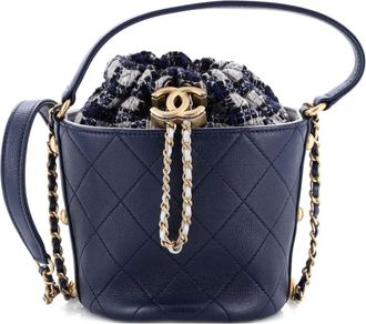 Chanel CC Drawstring Crossbody Bag Quilted Calfskin with Tweed Mini bucket bag - Blauw