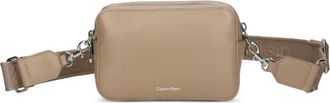 Calvin Klein Borsa a tracolla con logo goffrato - Toni neutri