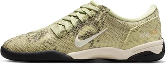 Nike Womens Total 90 SE Shoes in Green | IB4204-301