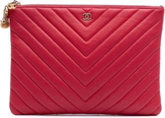 Chanel 2017-2018 Medium Chevron Caviar Ancient Greek Charms O Case clutch bag - women - Caviar Leather - One Size - Red