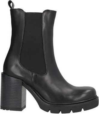 Tosca Blu Ankle boots