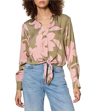 Sanctuary Lover Tie Floral Printed Spread Collar Long Sleeve Crinkle Sateen Shirt - Plus In Pink Silhouette