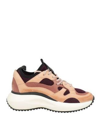 Vic Mati&eacute; Sneakers