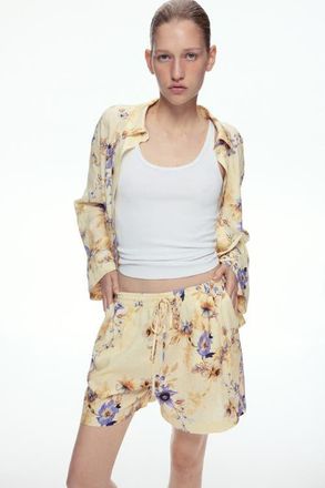 H&M Linen-blend Shorts in Light Yellow/Floral at Nordstrom, Size X-Large