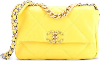 Chanel 19 Flap Bag Quilted Leather Medium crossbody bag - Giallo