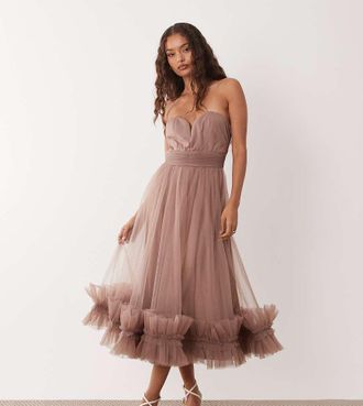 Lace & Beads Petite Vestito midi a fascia con volant sul fondo in tulle verde color tortora-Neutro