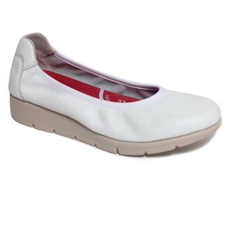 Saydo Womens Filbert Flat Shoes In Off White