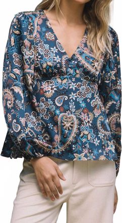 Skies Are Blue Clothing Paisley Print V-Neck Top In Navy