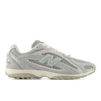 New Balance Unisex 204L en Gris/Blanco, Gamuza/Malla, Talla 37.5