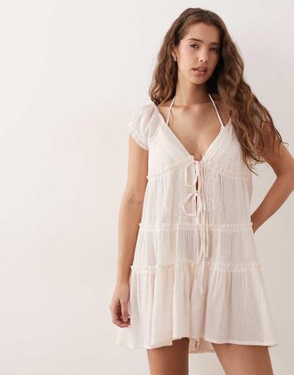 Miss Selfridge Tuta corta da mare colore naturale con ricami e allacciatura sul davanti-Rosa