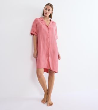 Triumph Nachthemd TRIUMPH Amourette Jacquard NDW SSL, Damen, Gr. 38, N-Gr, cherry rose, Web, Obermaterial: 100% Viskose, bequem kniefrei, V-Ausschnitt, Kleide