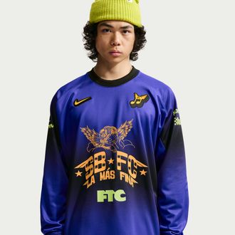 Nike Mens Nike SB Long-Sleeve Skate Top in Purple | IQ6594-514