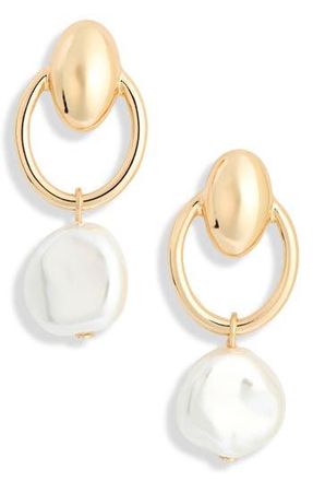 Nordstrom Rack Faux Pearl Hoop Earrings in White- Gold at Nordstrom Rack