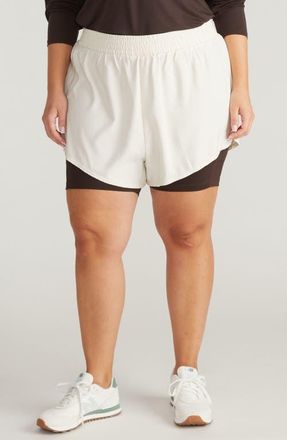 Universal Standard Active Shorts in Darkest Brown/Dove Wing at Nordstrom, Size Xl
