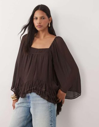 Mango Blusa marrone con scollo quadrato e mezze maniche con volant
