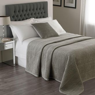 Riva Paoletti Brooklands Quilted Bedspread in Metallic Silver