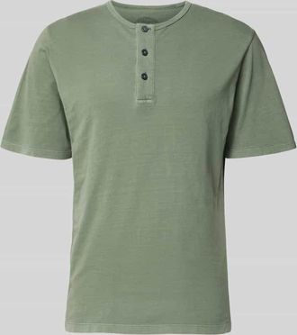 Jack & Jones T-Shirt mit Rundhalsausschnitt und Knopfleiste in Khaki, Gr&ouml;&szlig;e XXL