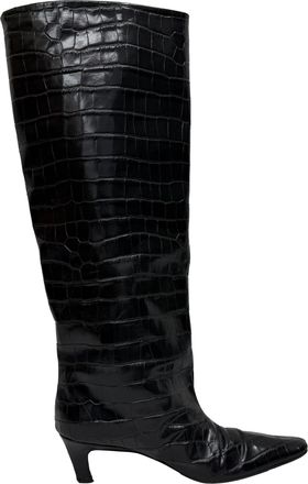 Toteme kniehoge laarzen met krokodillenprint in zwart lamsleer