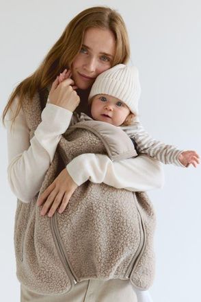 H&M Mama Before & After Babywearing Teddy Fleece Vest in Beige at Nordstrom, Size Xx-Large