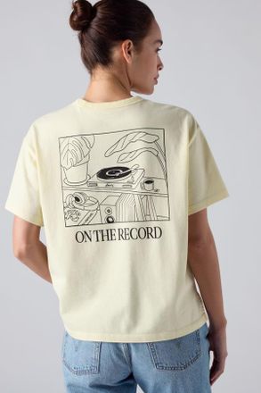 Levi's Graphic Vintage Tee - Women - XS - Yellow / Off The Record Emb Pear Sorbet