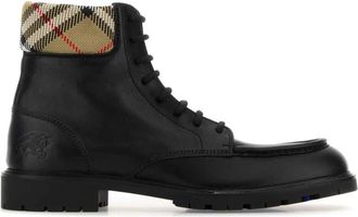 Burberry Lace-up laarzen met iconisch ruitdetail - Heren - Veterlaarzen - Zwart - 43 EU - Schoenen