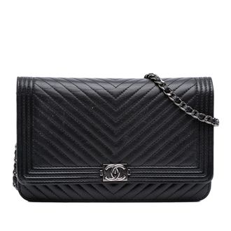 Chanel Tweedehands Chevron Lammy Leren Boy Wallet On Chain