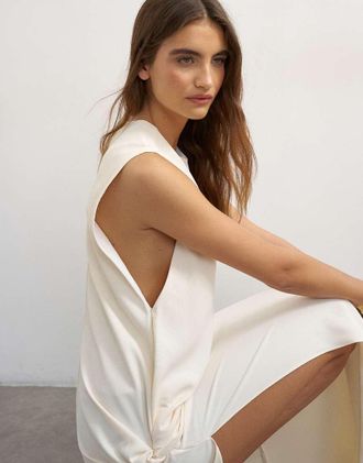 Topshop Vestito lungo senza maniche in cr&ecirc;pe &eacute;cru con incrocio laterale-Nessun colore