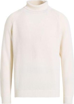 Eleventy Turtlenecks