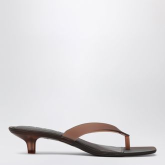 Senso Slide con tacco Sonya in gomma lucida color castagna