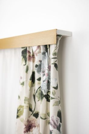 Garesa Gardinenschiene »Kunststoffschiene mit Blende« 3 läufig-läufig Wunschmasslänge Deckenmontage, verlängerbar, einfache Montage, schlicht