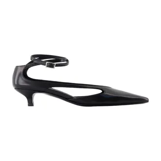 Toteme Kitten Heel Lambskin Pump - Black