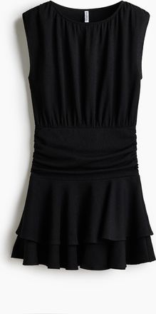 H&M Gecrinkeltes Stufenkleid - Schwarz