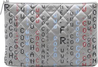 Chanel Pre-owned Clutches, female, Gray, Size: ONE SIZE Pre-owned Quilted Printed Pouch