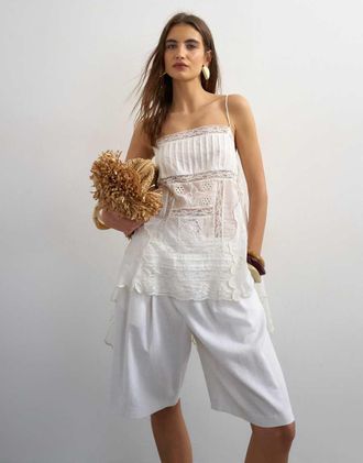 Topshop Canottiera bianca con pannelli in pizzo e ricamo-Bianco