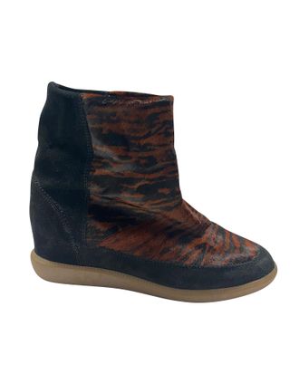 Isabel Marant Isabel Marant enkellaarsjes met tijgerprint in bruin su&egrave;de