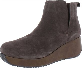 Volatile Womens Burlingham Suede Wedge Bootie In Brown