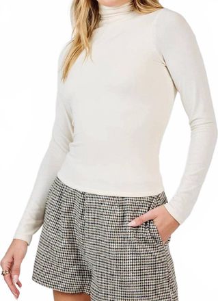 Sadie & Sage The Dua Turtleneck Top In Cream