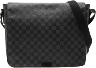 Louis Vuitton Pre-owned Cross Body Bags, female, Black, Size: ONE SIZE Pre-owned The District MM