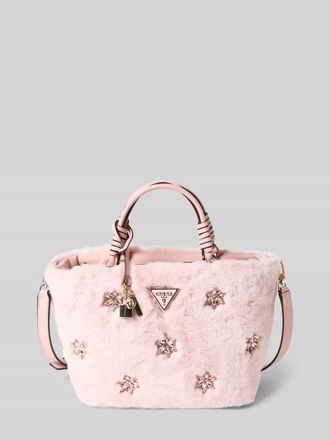 Guess Handtasche aus Kunstfell mit Ziersteinbesatz Modell SHAIDA in Hellrosa, Gr&ouml;&szlig;e 1