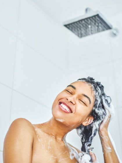 Schon mal was von einem Shampoo Massager gehört? Wir klären auf.