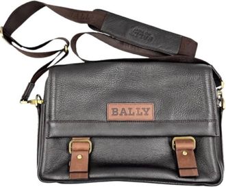 Bally Leather Shoulder Bag (Pre-Owned)