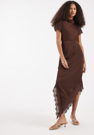 Vero Moda Vestito midi in raso color marrone cioccolato con spalline sottili e finiture in pizzo