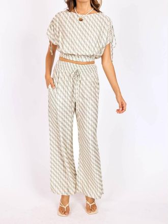 Sadie & Sage Light A Spark Top In Sage Cream