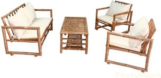 Gardenia Salotto Hanoi, in bambù composto da:1 tavolo 90x50xh.45 cm + 1 panca 115x65xh.72 cm + 2 poltrone 60x65xh.72 cm, tessuto colore ecru 300gr/m2