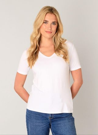 Base Level T-Shirt BASE LEVEL Yanic, Damen, Gr. 36, weiss (wei&szlig;), Single Jersey, Obermaterial: 96% Viskose, 4% Elasthan, unifarben, regular fit h&uuml;ftbedeckend, V-