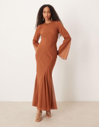 Asos Vestito lungo color ruggine scuro con maniche svasate-Ramato