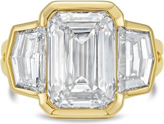 Diana M. Jewels 18kt Yellow Gold Lab Grown 8.00 ct Emerald Diamond 3-Stone Bezel Ring