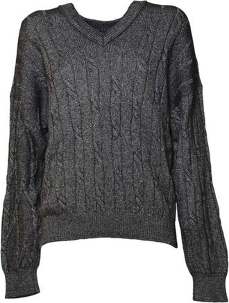 SOLOTRE Classic Black Round Neck Sweater With Long Sleeves