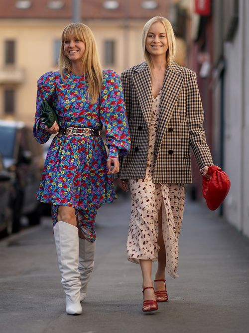 ragazze in abito a fiori