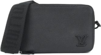 Louis Vuitton Black Leather Shoulder Bag (Pre-Owned)